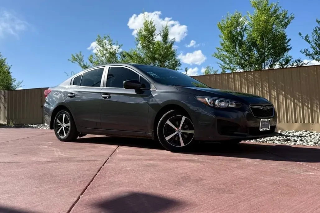 2019 Subaru Impreza 2.0i Premium photo 1