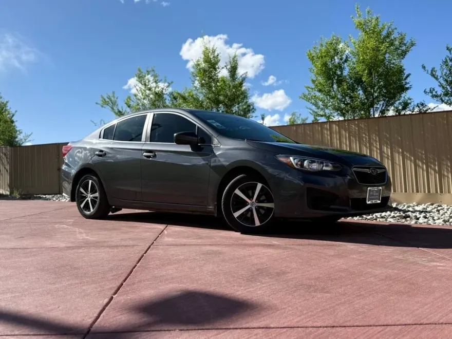 2019 Subaru Impreza 2.0i Premium photo 1