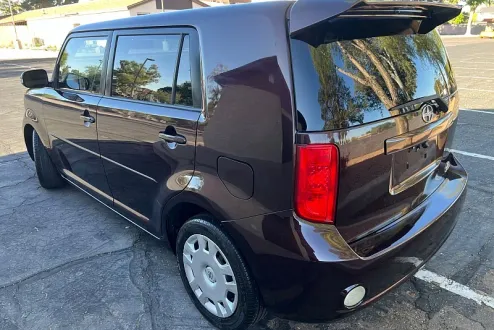 2008 Scion xB photo 2