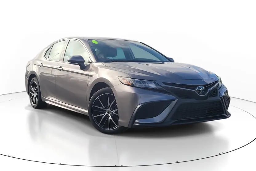 2024 Toyota Camry SE photo 1