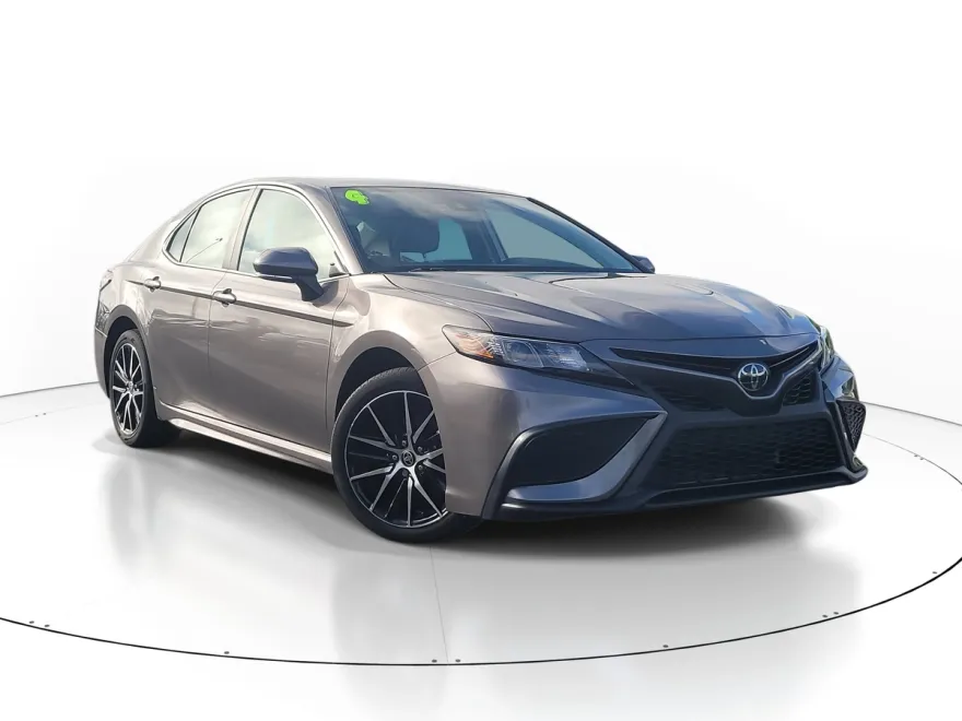 2024 Toyota Camry SE photo 1