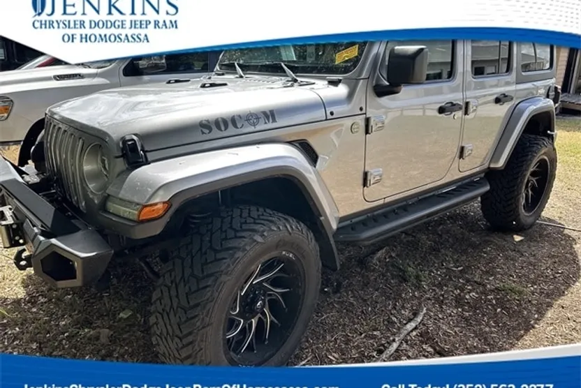 2020 Jeep Wrangler Unlimited Sahara photo 1