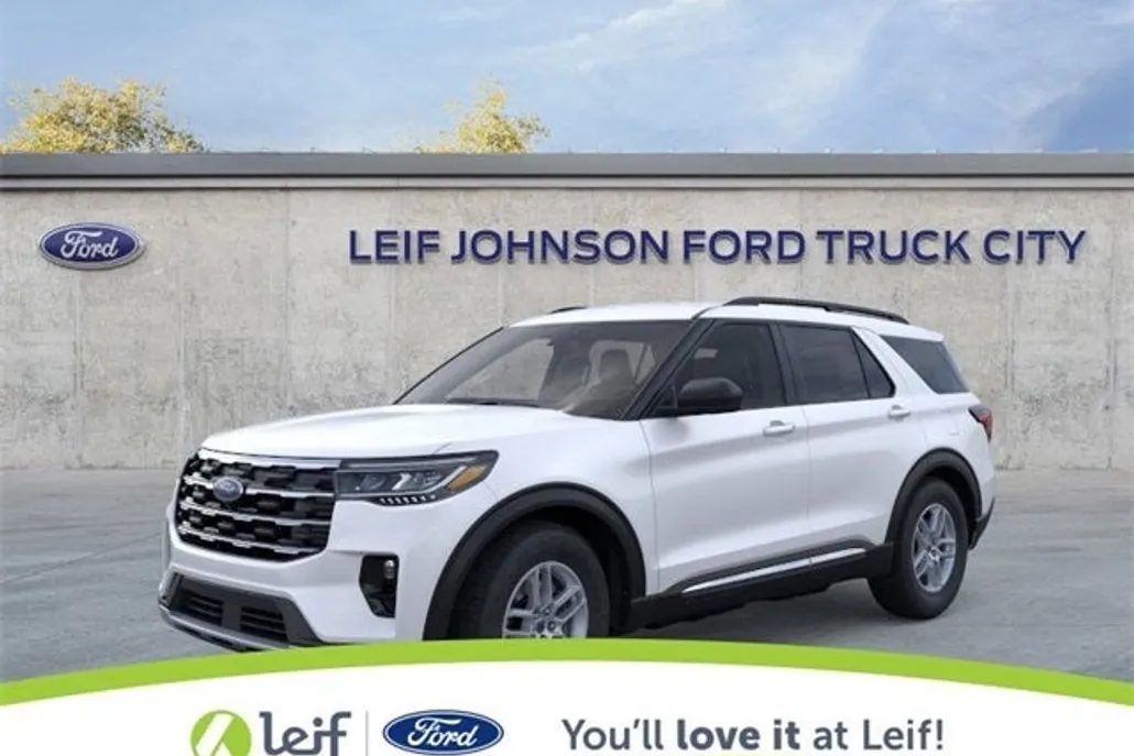 2025 Ford Explorer photo 1
