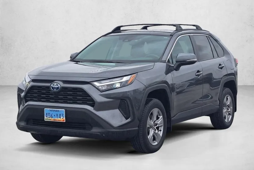 2022 Toyota RAV4 Hybrid XLE photo 1