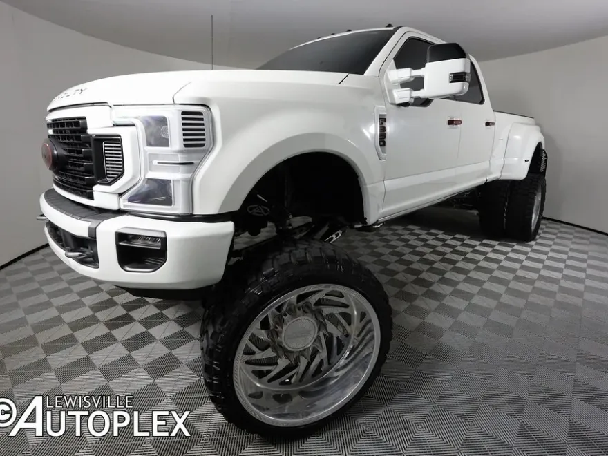 2022 Ford F-350 Platinum photo 1