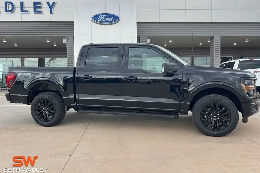 2025 Ford F-150 XLT photo 1