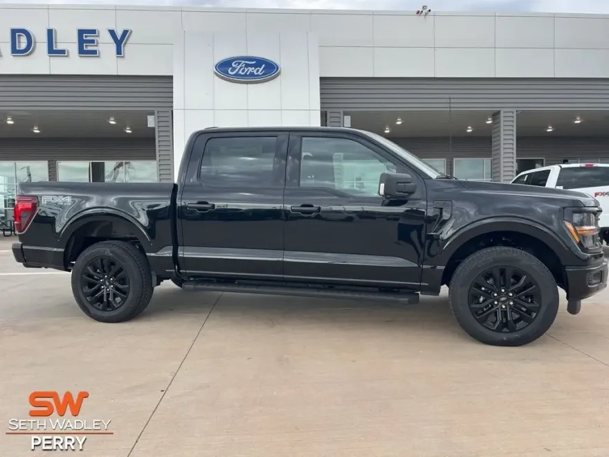 2025 Ford F-150 XLT photo 1