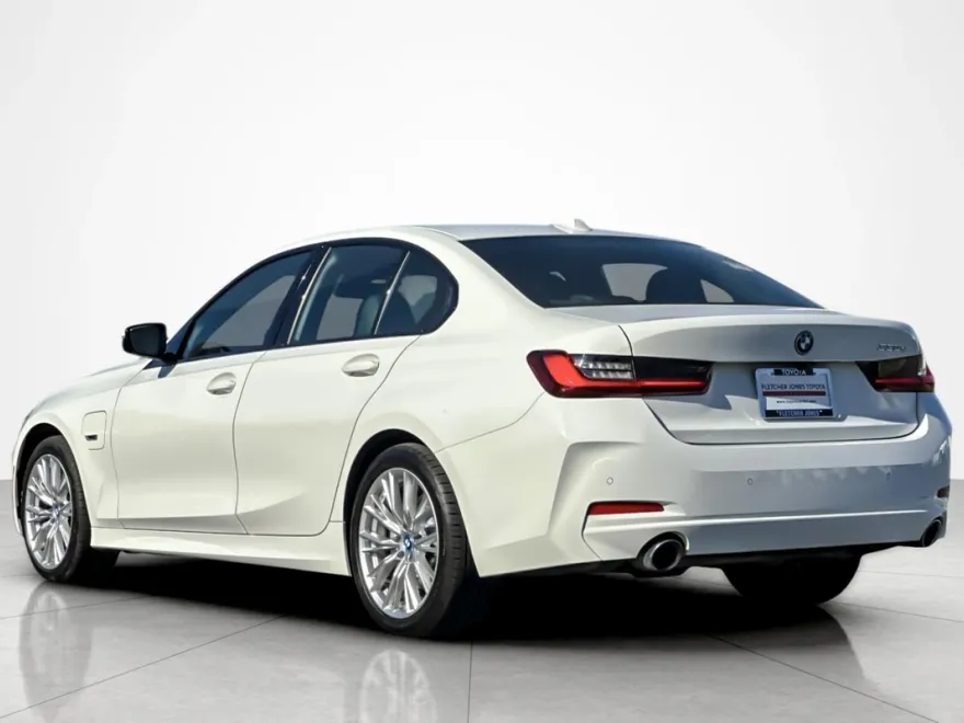 2023 Bmw 330e photo 1