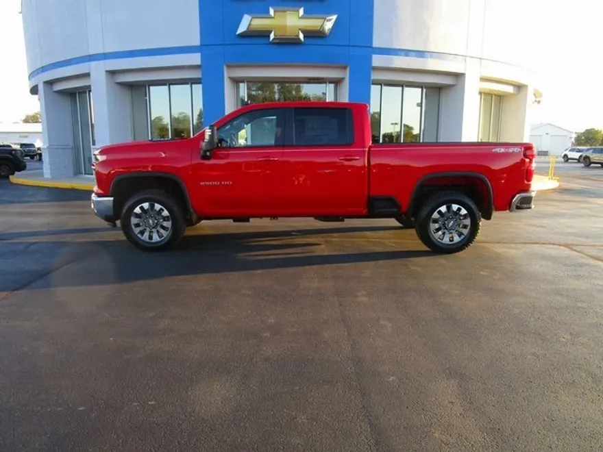 2026 Chevrolet Silverado 2500HD LT photo 1