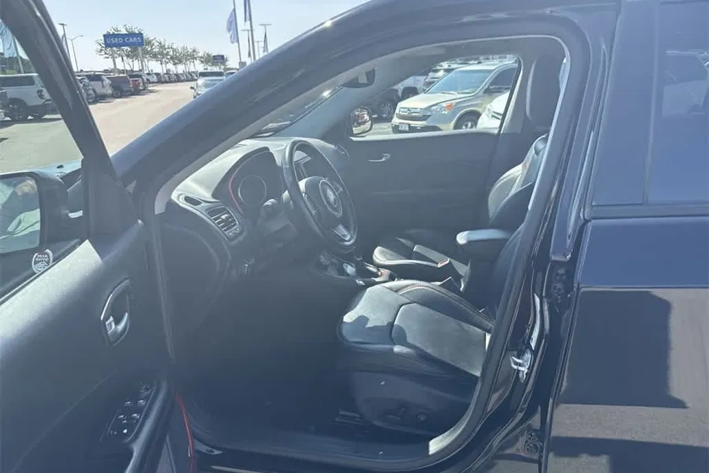 2021 Jeep Compass Trailhawk photo 1