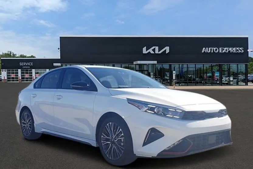 2024 Kia Forte GT-Line photo 1