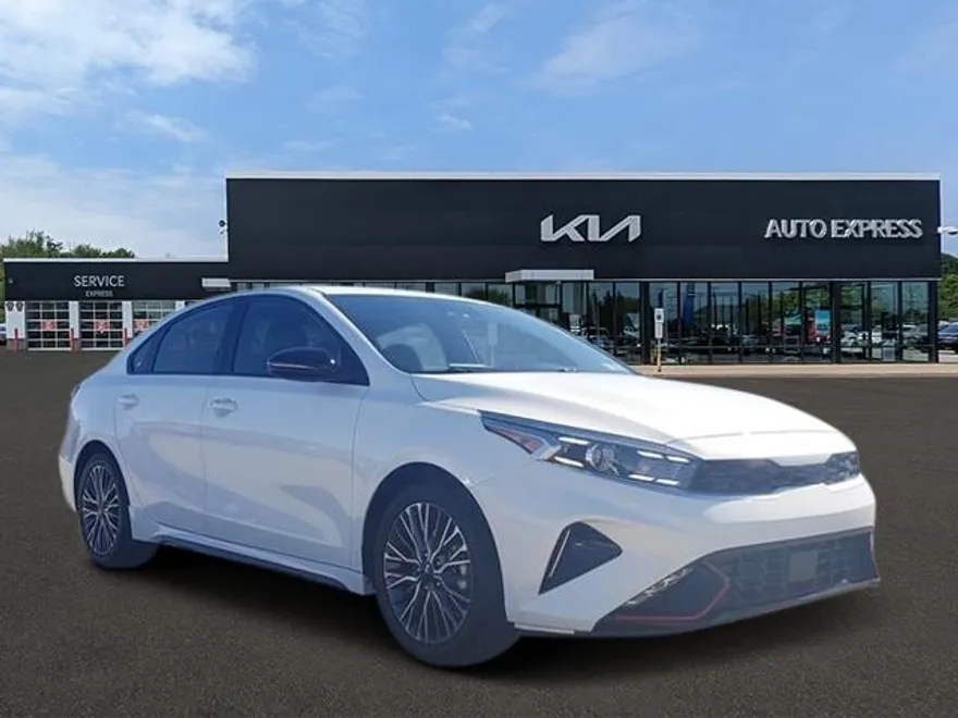 2024 Kia Forte GT-Line photo 1
