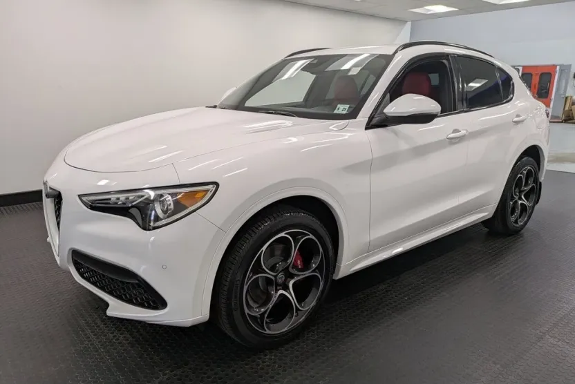 2020 Alfa Romeo Stelvio Ti Sport photo 1