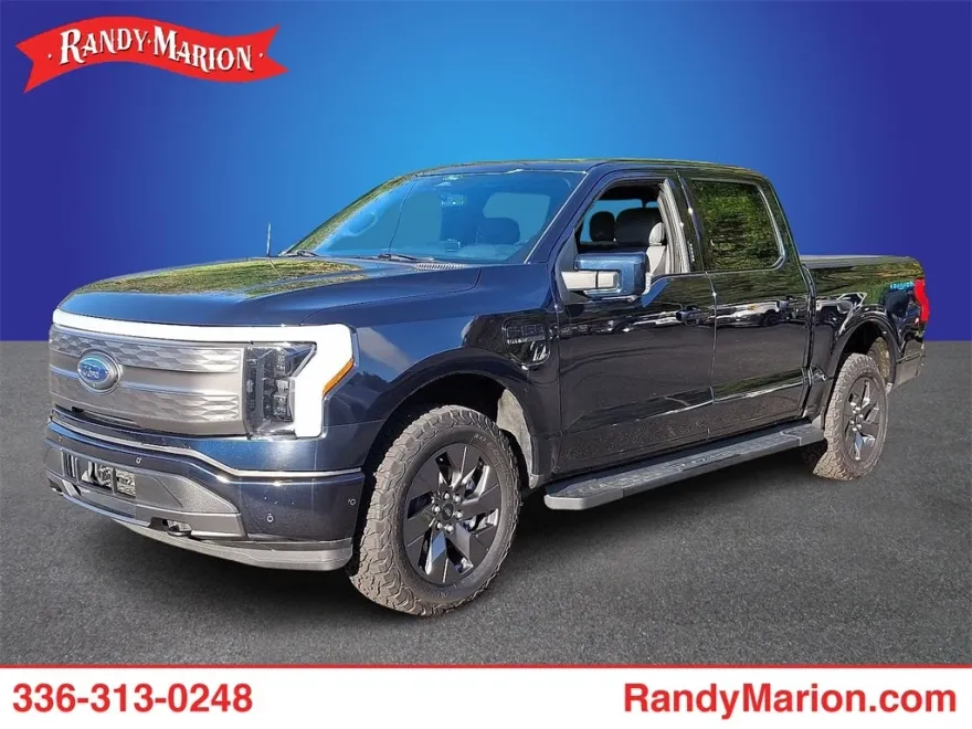 2022 Ford F-150 Lightning Lariat photo 1