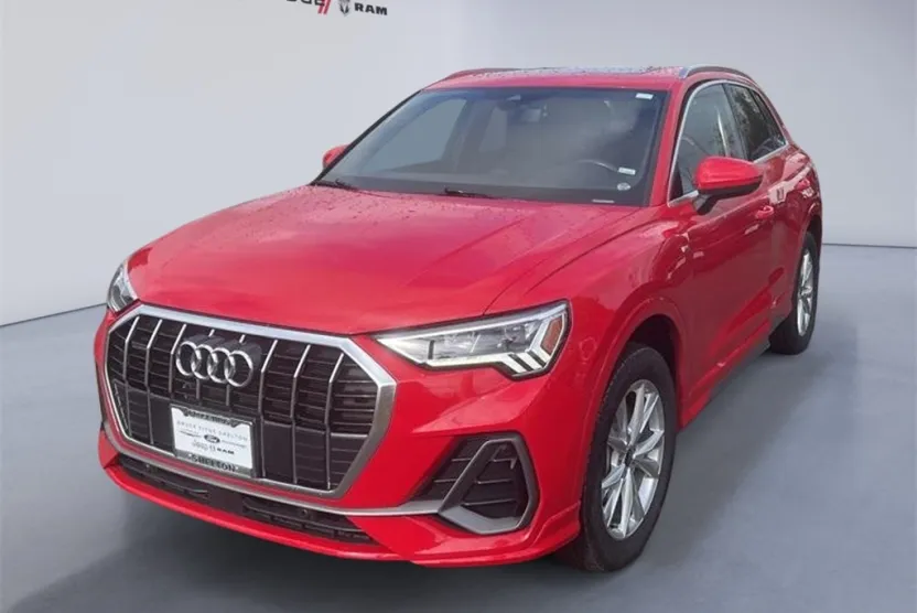 2024 Audi Q3 S line Premium photo 1