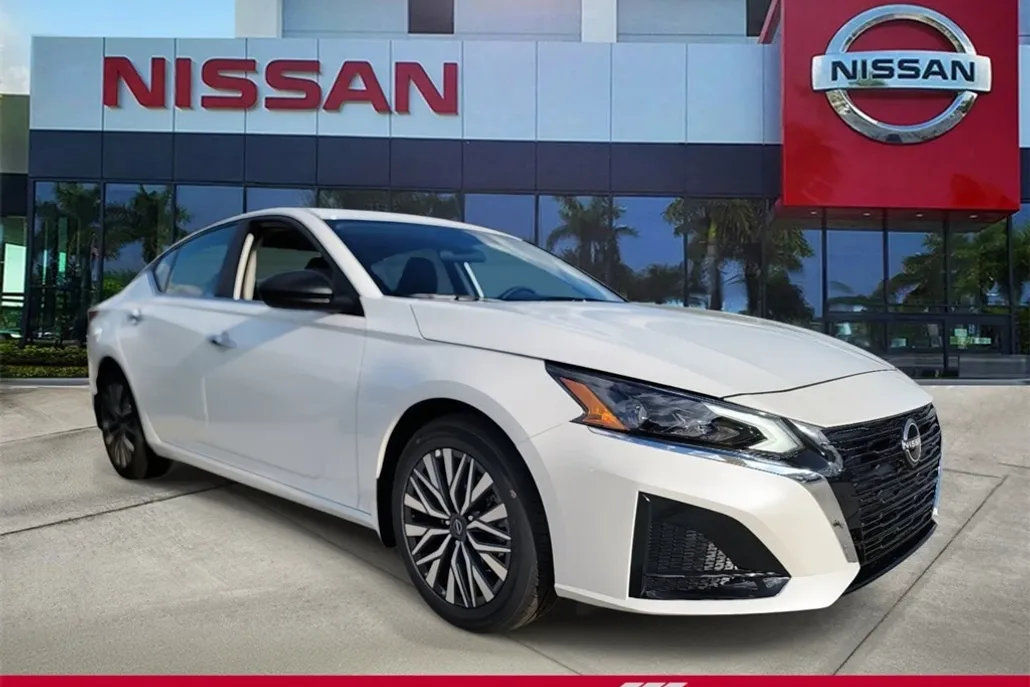 2025 Nissan Altima SV photo 1