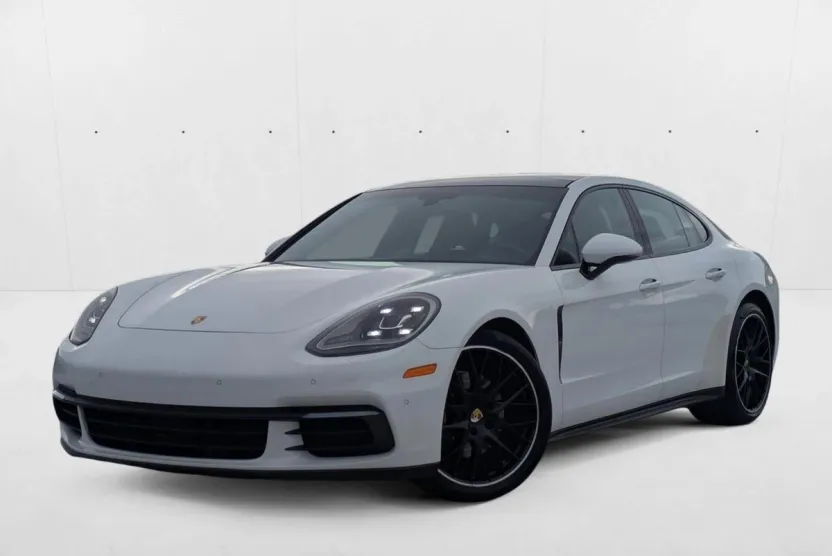 2020 Porsche Panamera 4 photo 1