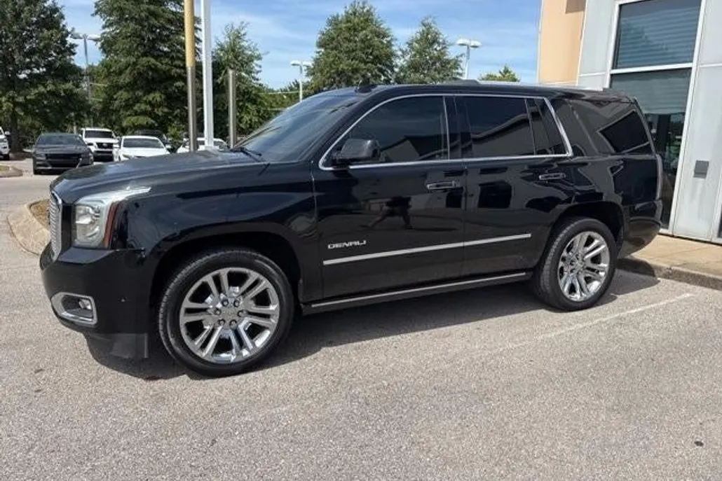 2017 Gmc Yukon Denali photo 1