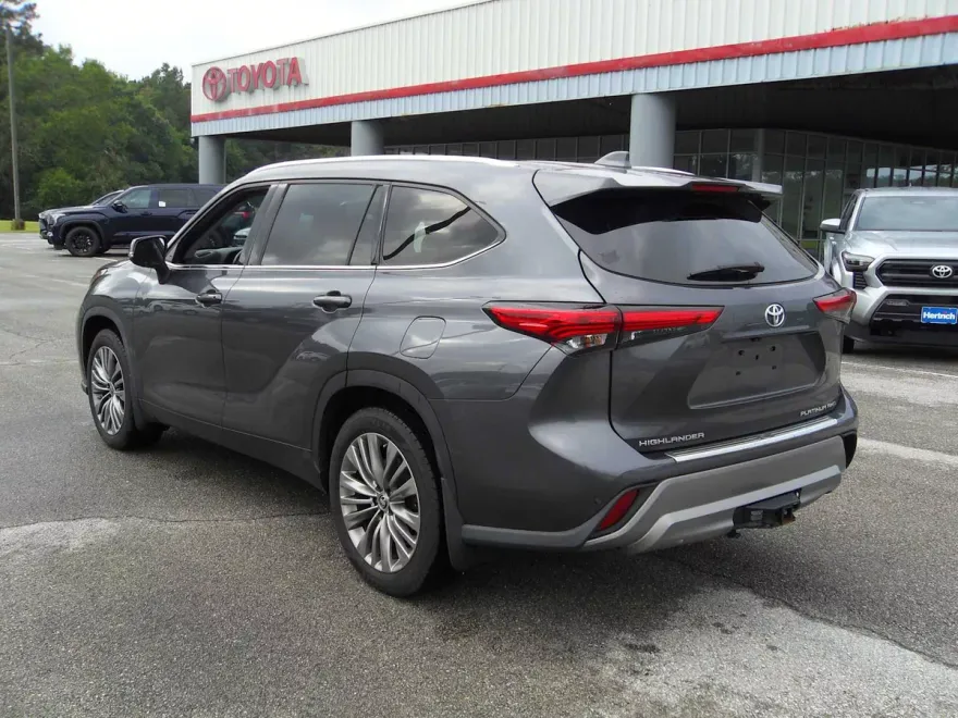 2020 Toyota Highlander Platinum photo 1