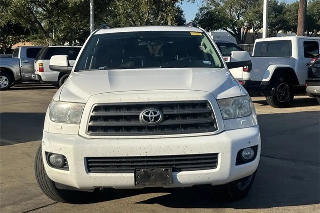 2014 Toyota Sequoia SR5 photo 1