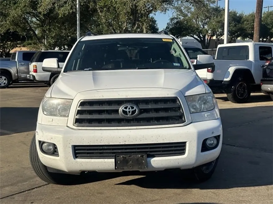 2014 Toyota Sequoia SR5 photo 1