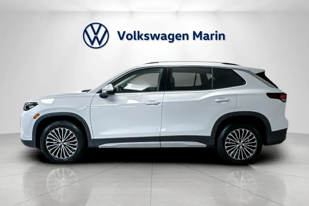 2025 Volkswagen Tiguan S photo 1