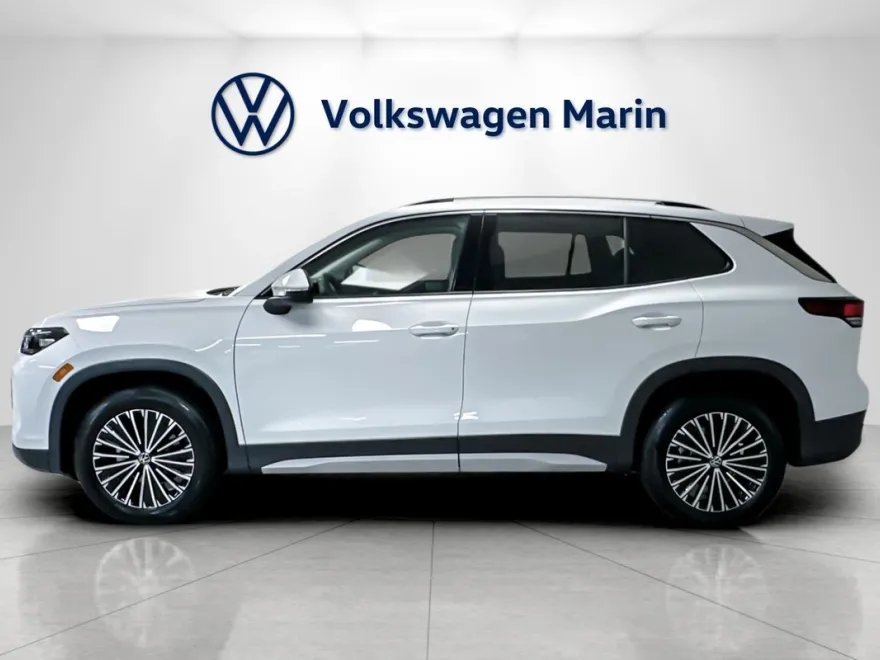 2025 Volkswagen Tiguan S photo 1