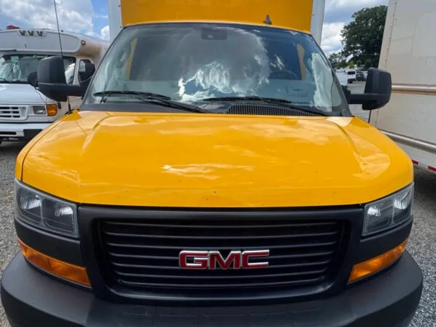 2021 Gmc Savana 3500 Cutaway photo 1