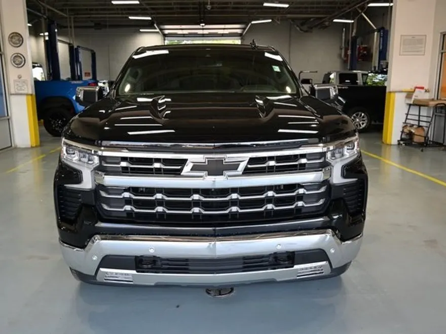 2023 Chevrolet Silverado 1500 LTZ photo 1