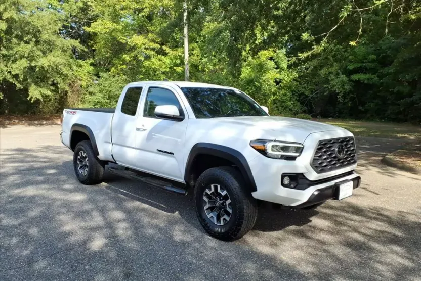 2023 Toyota Tacoma TRD photo 1