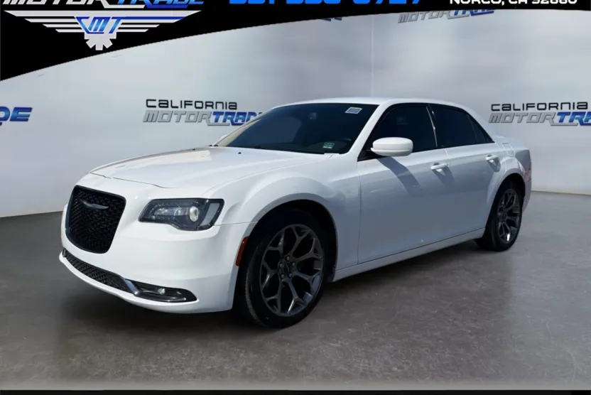 2018 Chrysler 300 photo 1