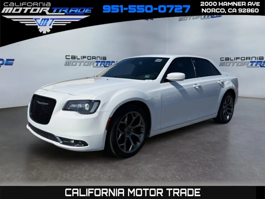 2018 Chrysler 300 photo 1