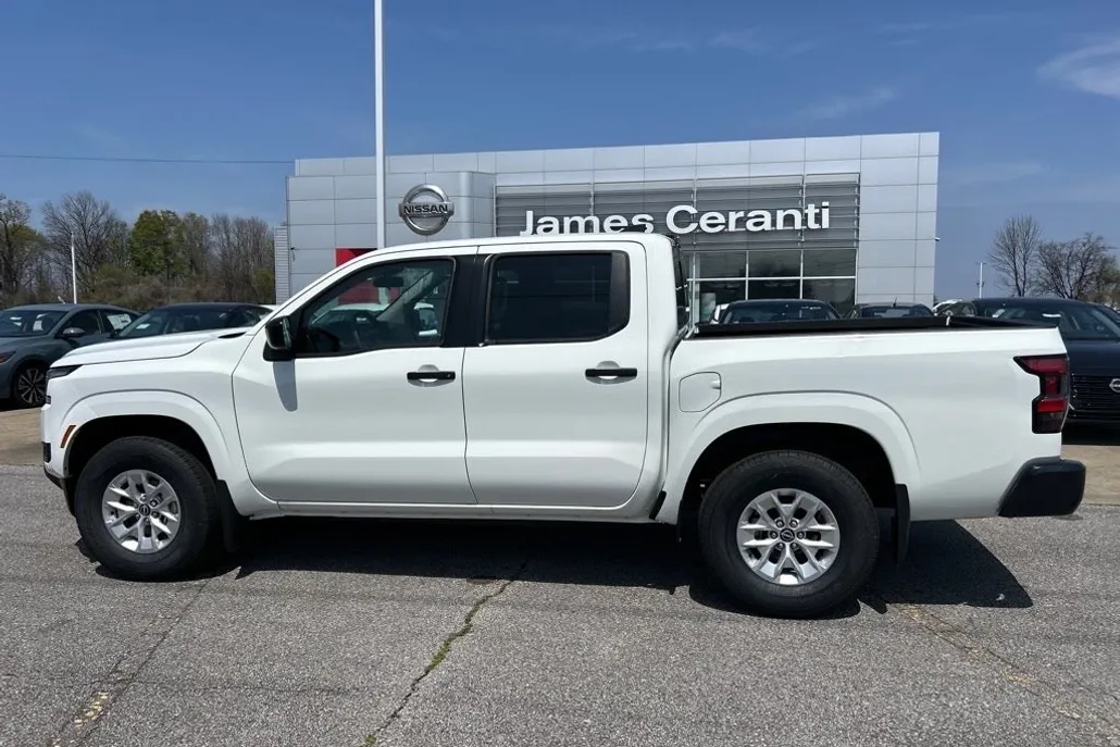 2025 Nissan Frontier Crew Cab S photo 1