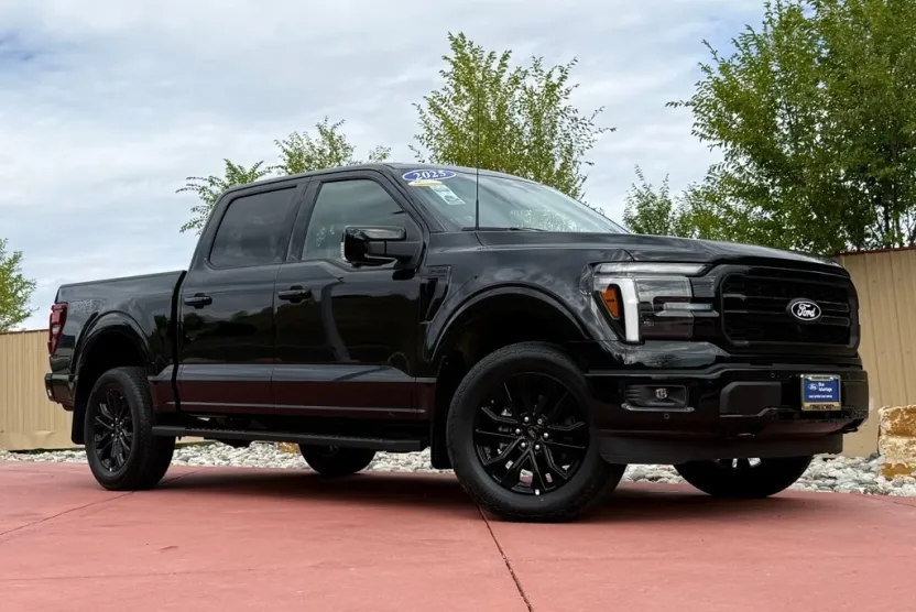 2025 Ford F-150 Lariat photo 1
