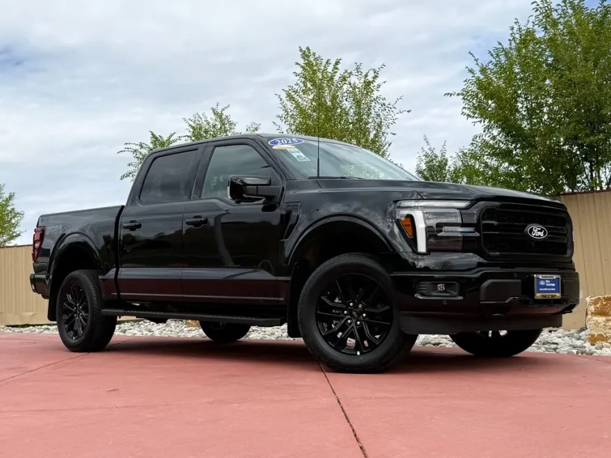 2025 Ford F-150 Lariat photo 1