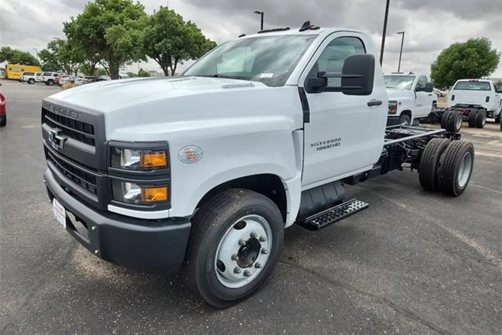 2024 Chevrolet Silverado 5500HD Work Truck photo 1