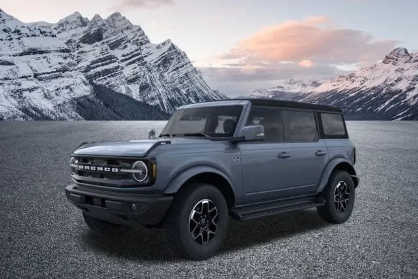 2025 Ford Bronco Outer Banks photo 1