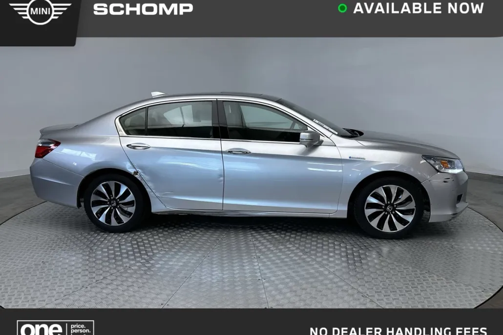 2015 Honda Accord Hybrid Touring photo 1