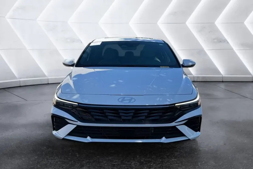 2025 Hyundai Elantra Hybrid Limited photo 1