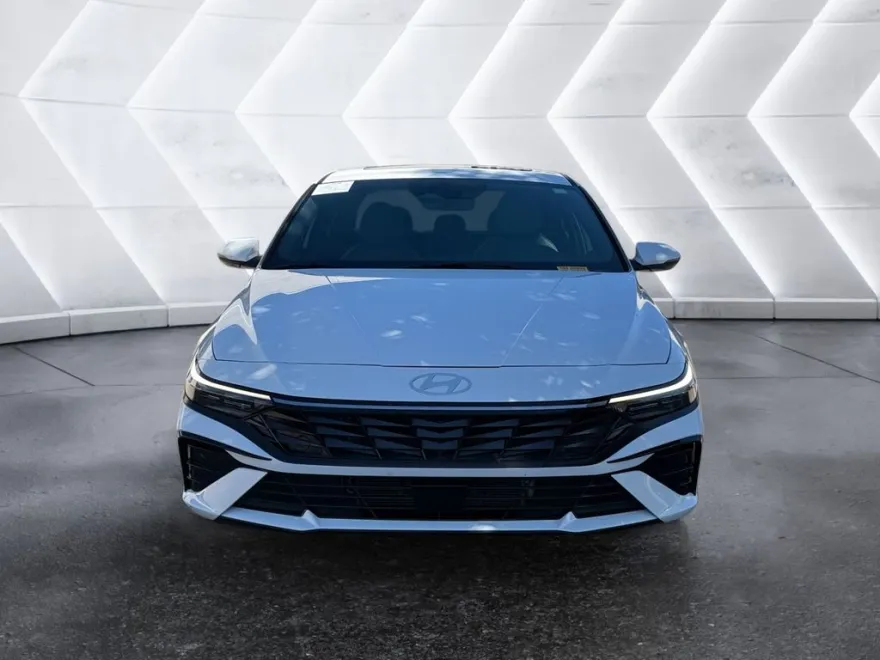2025 Hyundai Elantra Hybrid Limited photo 1