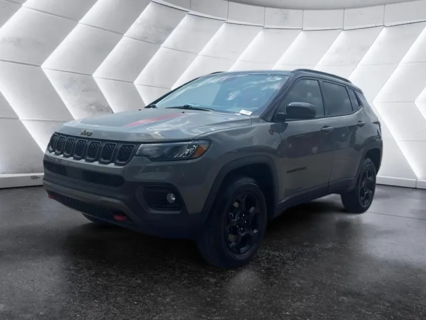 2024 Jeep Compass Trailhawk photo 1