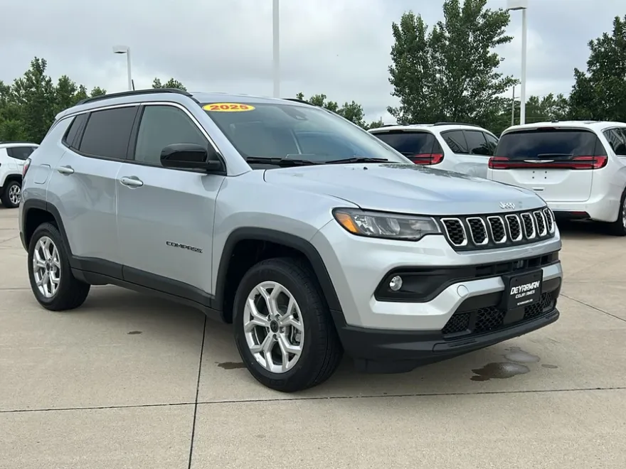 2025 Jeep Compass Latitude photo 1