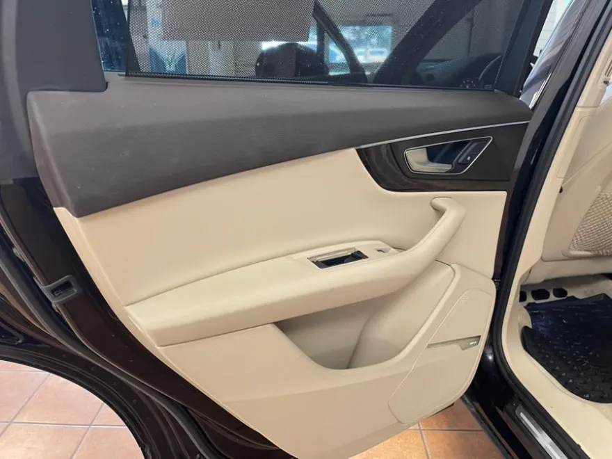 2019 Audi Q7 Premium Plus photo 28