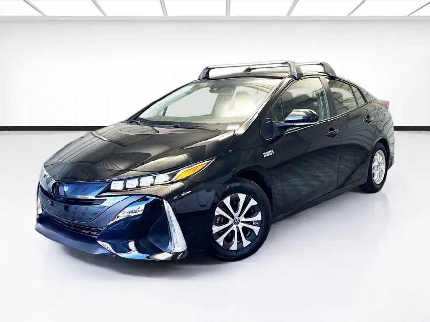 2022 Toyota Prius Prime LE photo 1