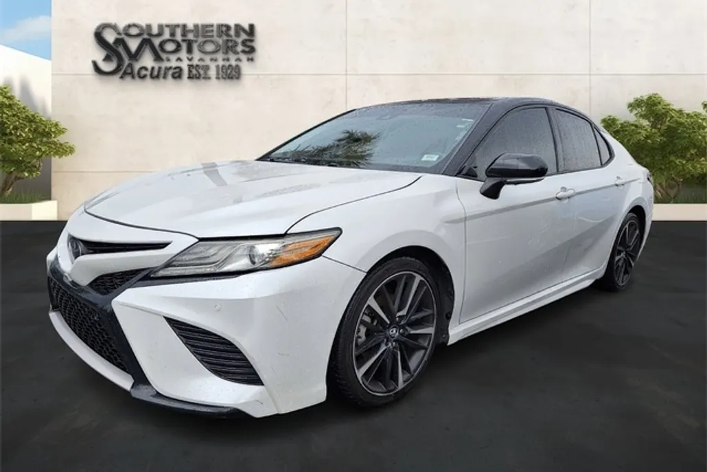 2019 Toyota Camry XSE V6 photo 1
