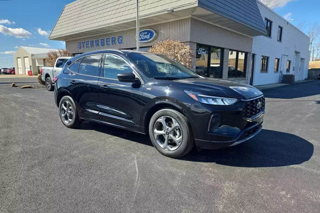2024 Ford Escape ST-Line photo 1