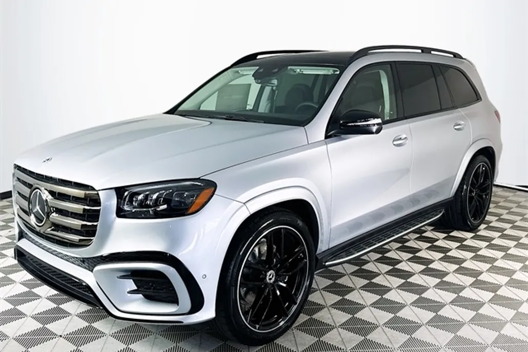 2026 Mercedes Benz GLS 450 4MATIC photo 1