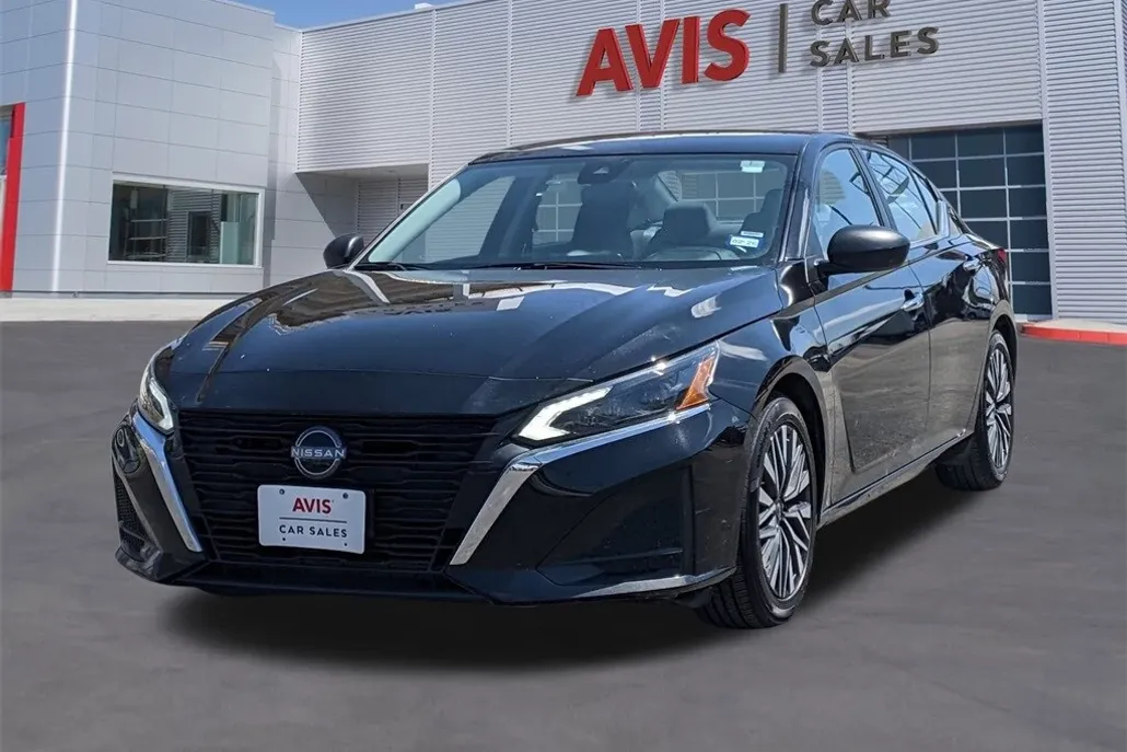2024 Nissan Altima 2.5 SV photo 1