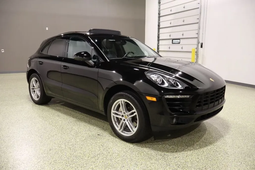 2015 Porsche Macan S photo 1