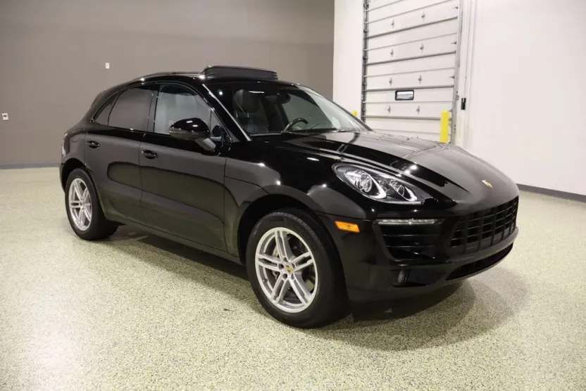 2015 Porsche Macan S photo 1